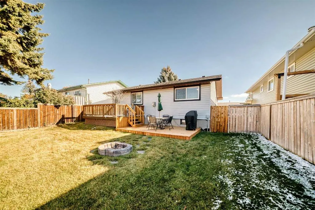 67 Sandstone Crescent SE