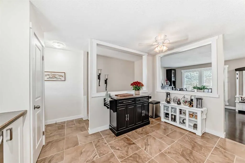 67 Sandstone Crescent SE