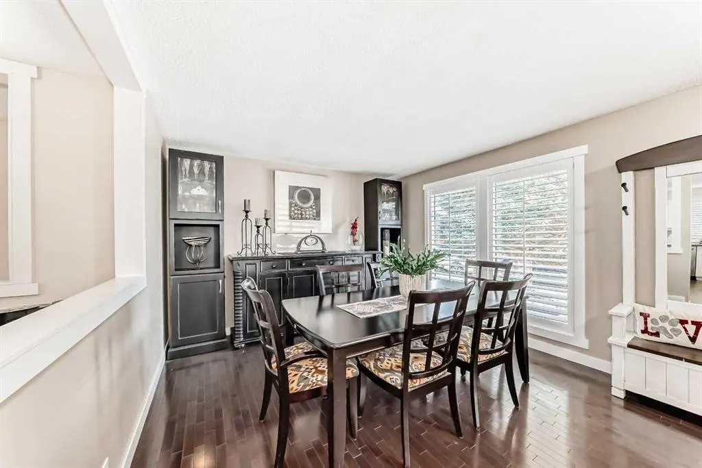 67 Sandstone Crescent SE