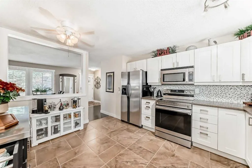 67 Sandstone Crescent SE