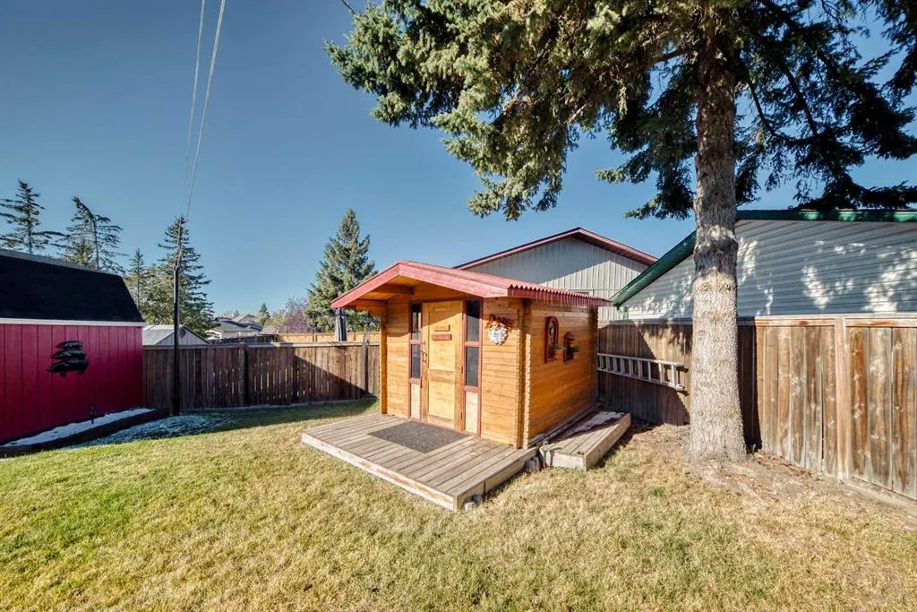 67 Sandstone Crescent SE