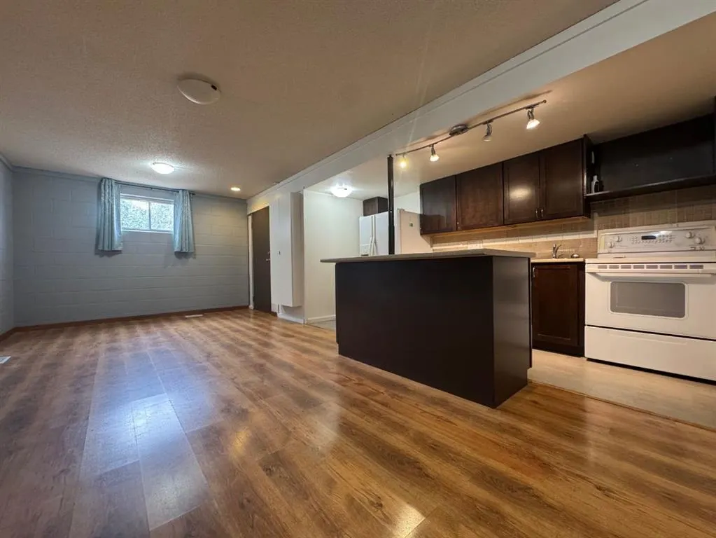 5210 Waghorn