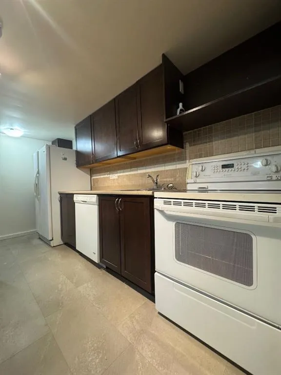 5210 Waghorn