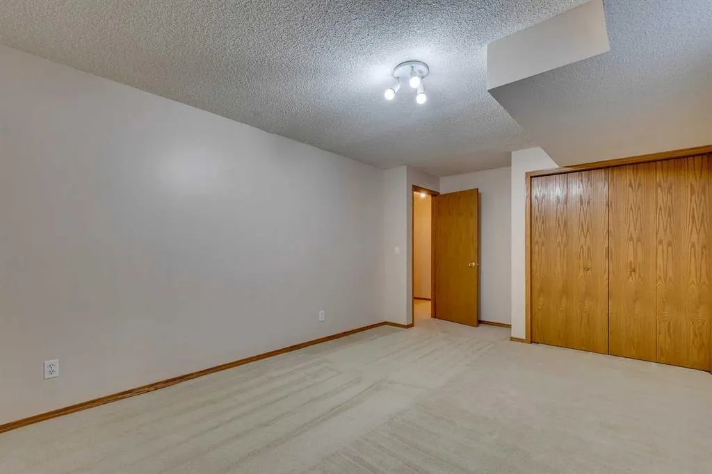 372 Millrise Drive SW