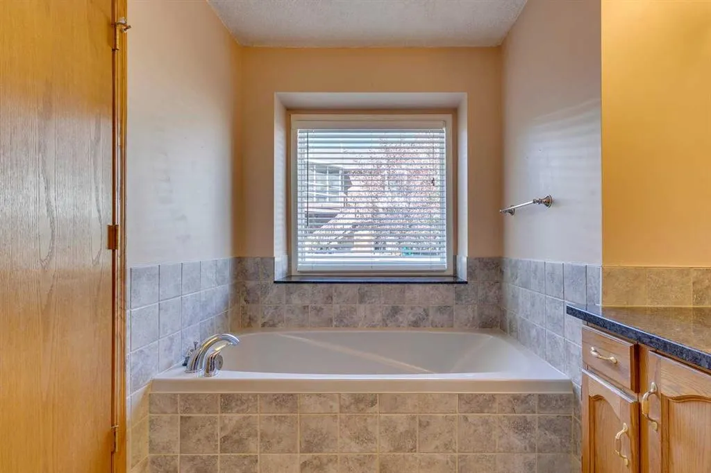 372 Millrise Drive SW
