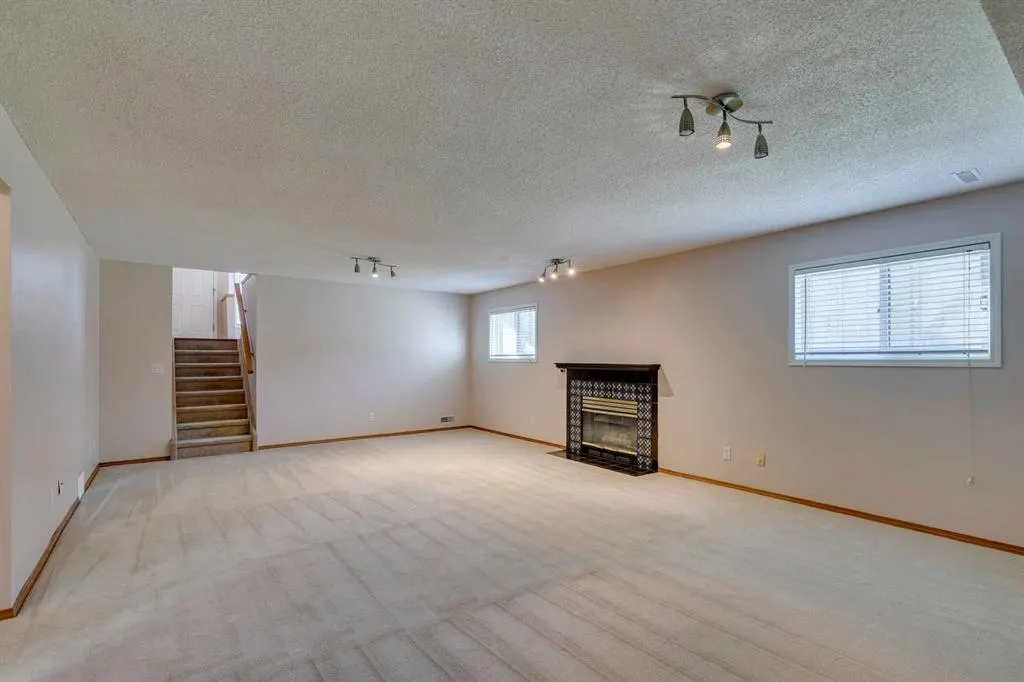 372 Millrise Drive SW