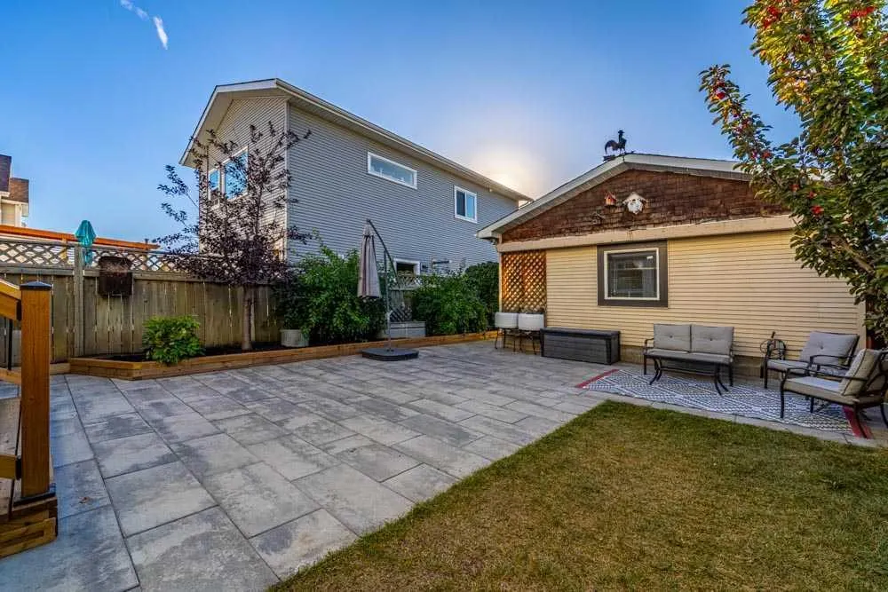 142 Prestwick Crescent SE