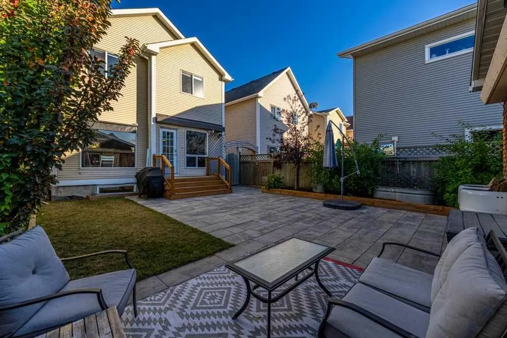 142 Prestwick Crescent SE