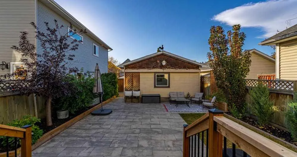 142 Prestwick Crescent SE
