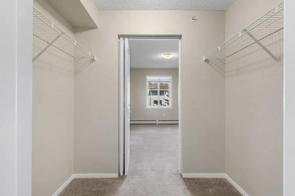 17 Country Village Bay NE, #1410