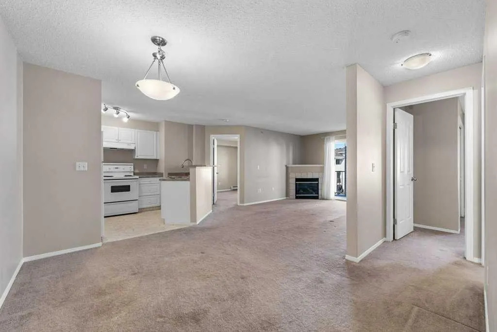17 Country Village Bay NE, #1410