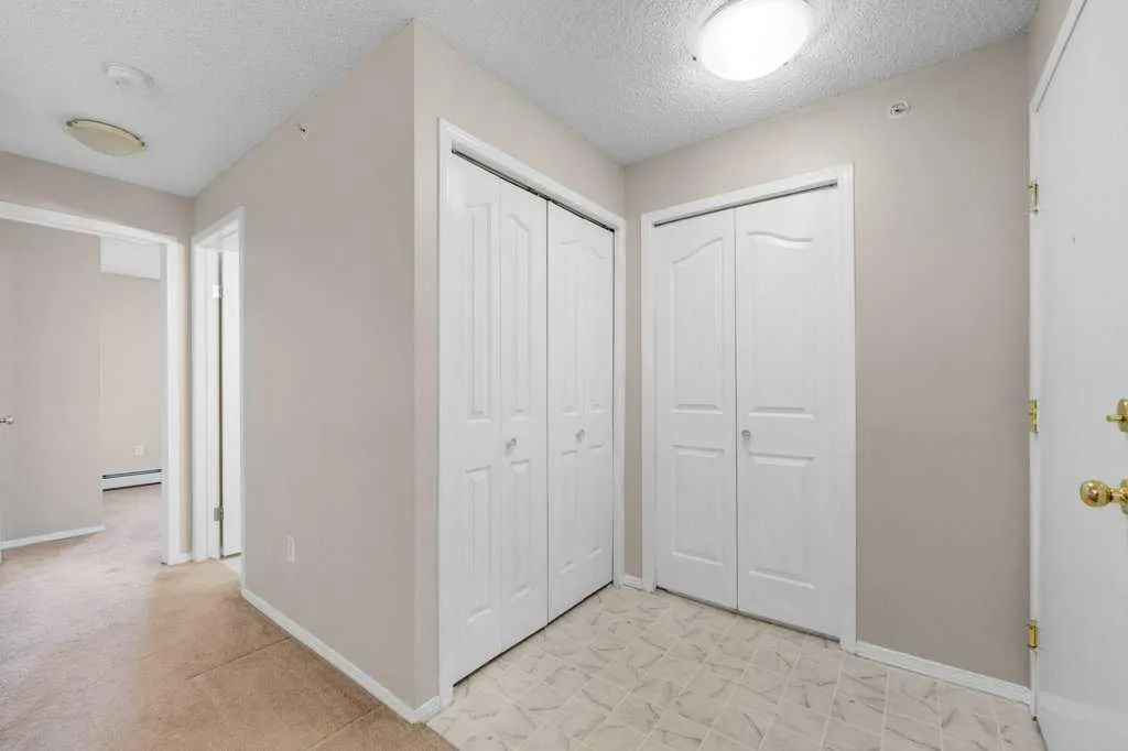 17 Country Village Bay NE, #1410