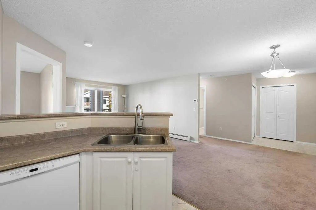 17 Country Village Bay NE, #1410