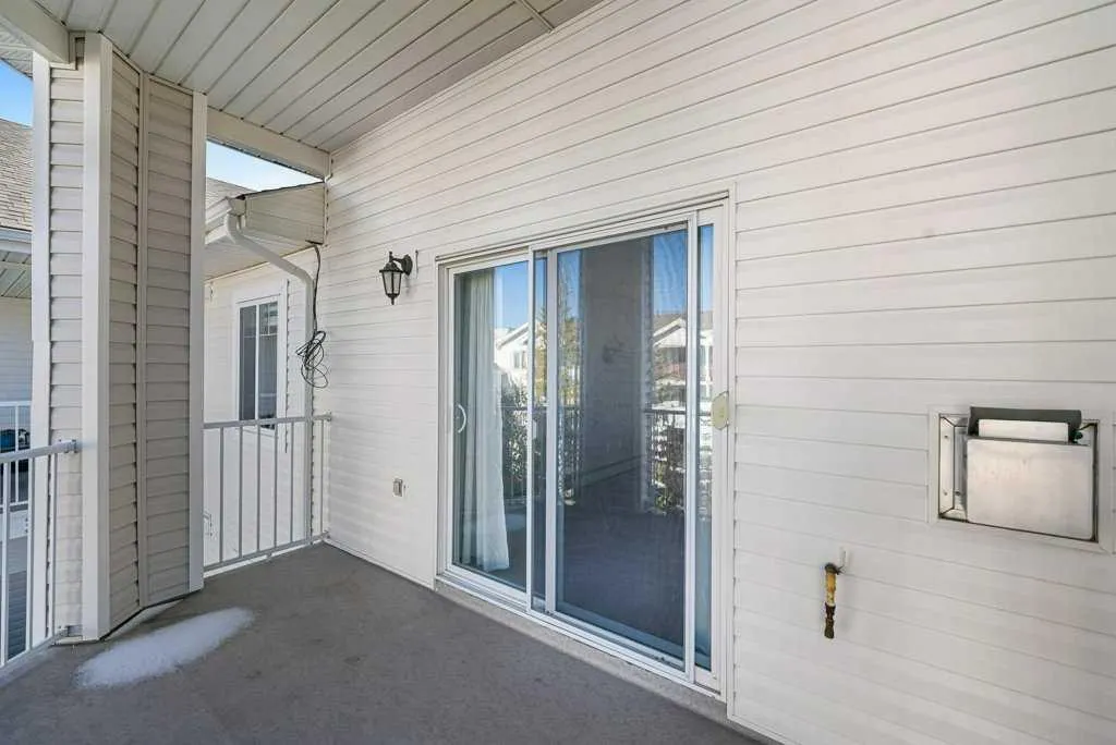 17 Country Village Bay NE, #1410