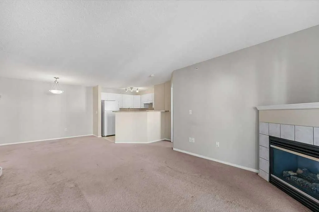 17 Country Village Bay NE, #1410