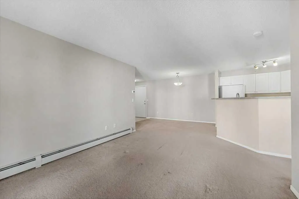 17 Country Village Bay NE, #1410