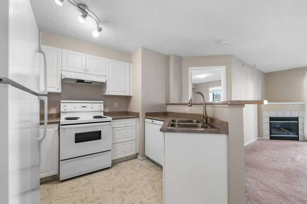 17 Country Village Bay NE, #1410