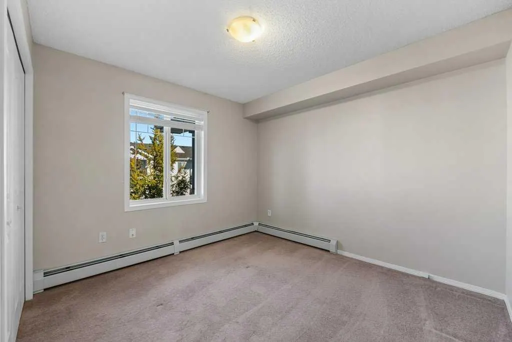 17 Country Village Bay NE, #1410