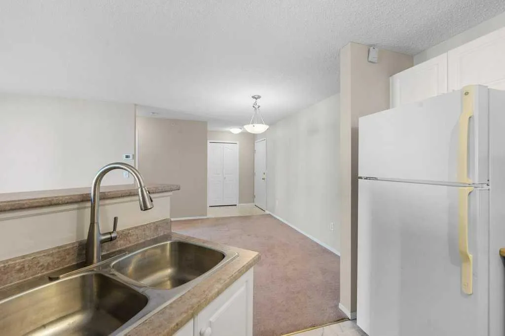 17 Country Village Bay NE, #1410