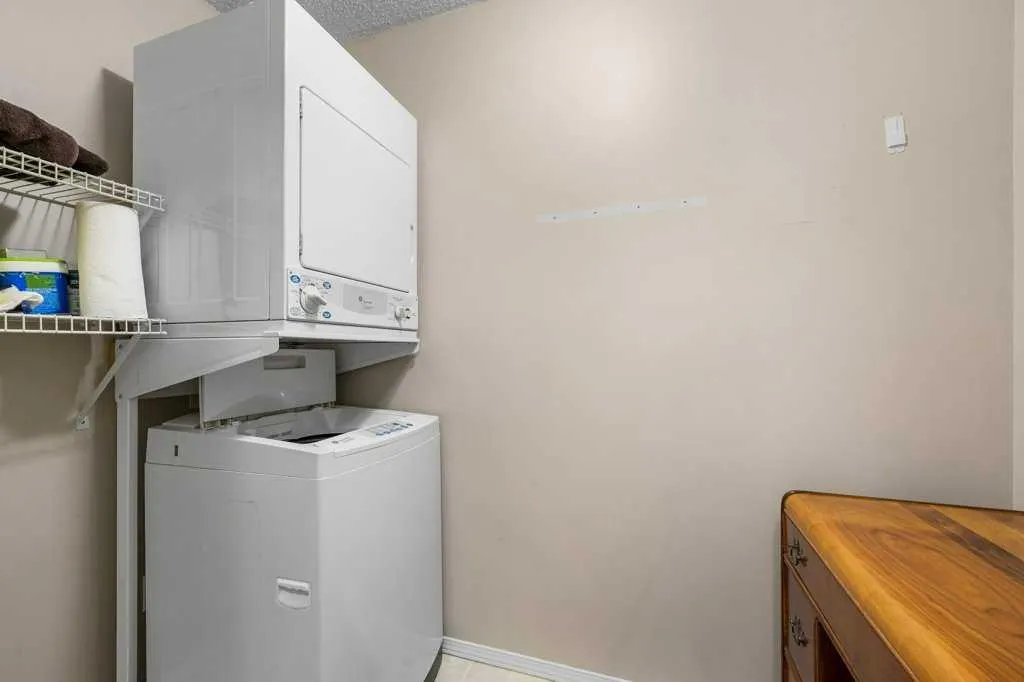 17 Country Village Bay NE, #1410