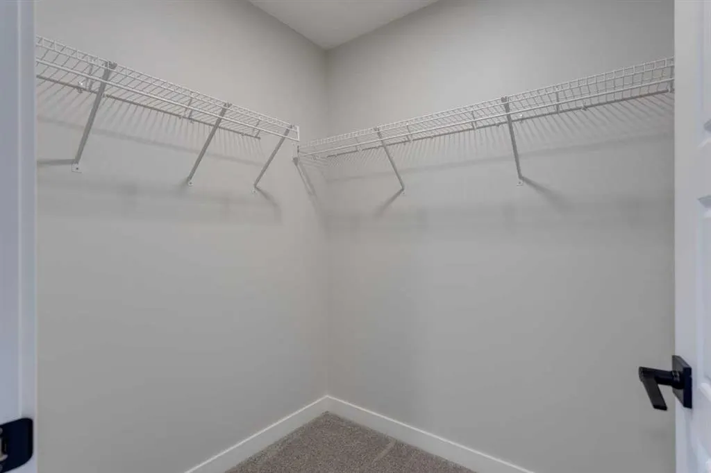 11 Lewiston View NE