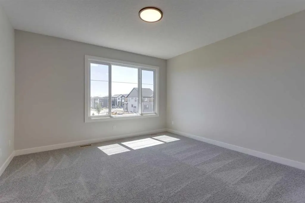 11 Lewiston View NE