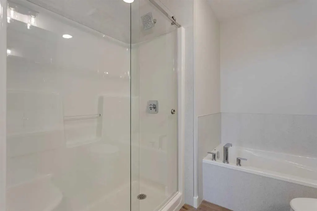 11 Lewiston View NE