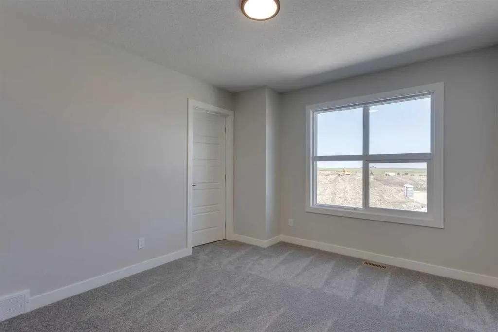 11 Lewiston View NE