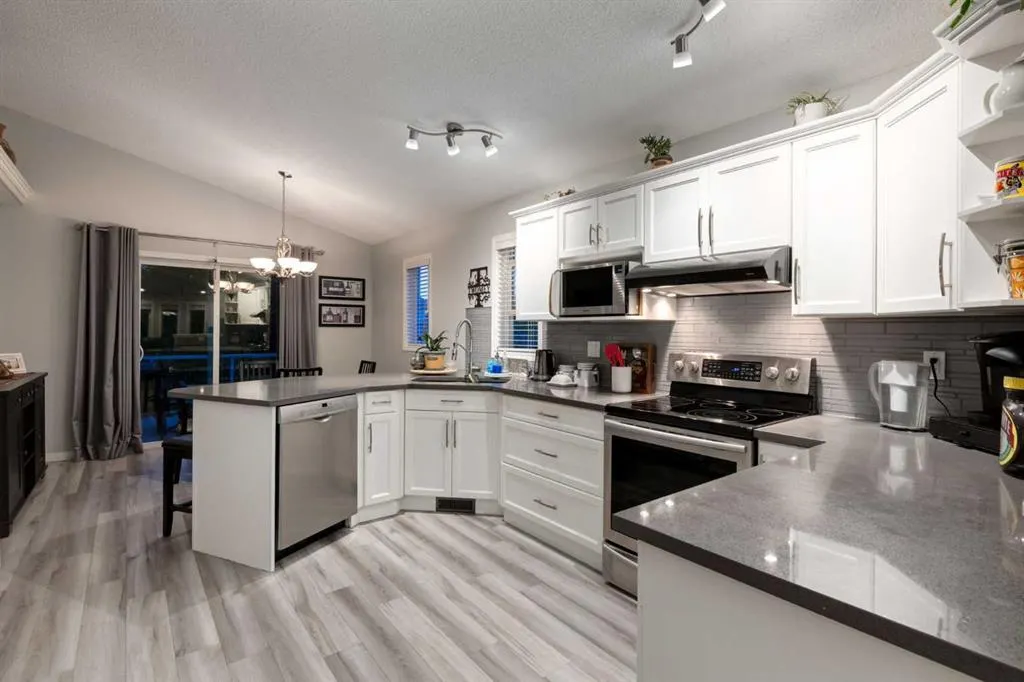 138 West Creek Springs