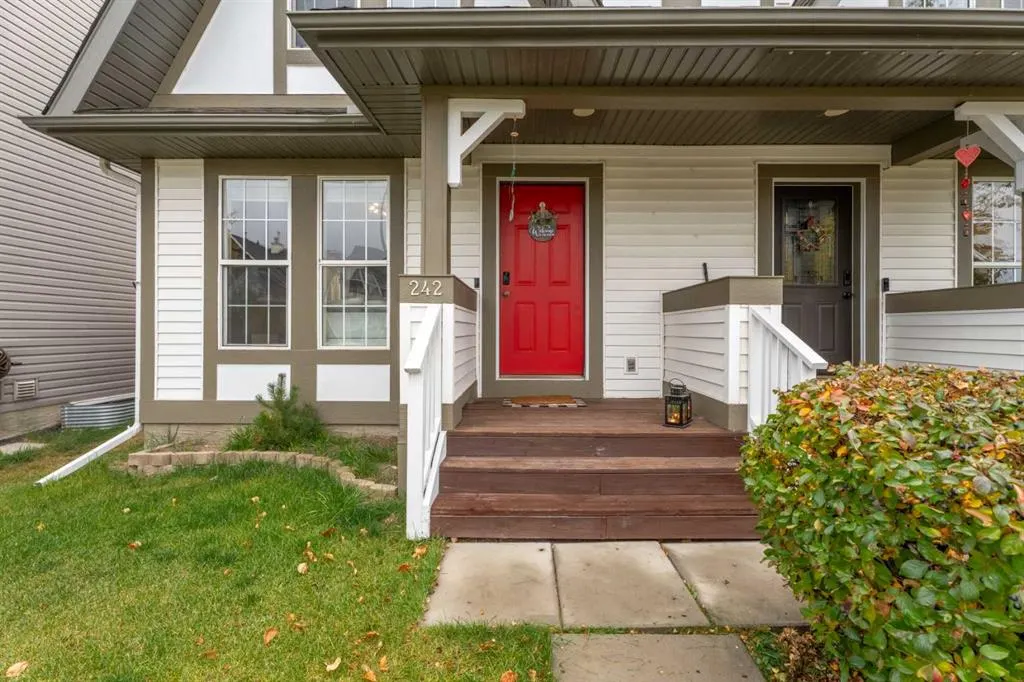 242 Elgin Place SE