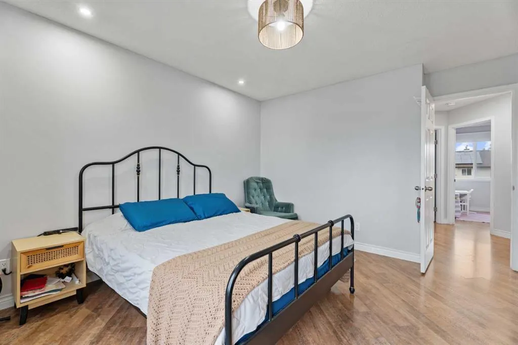 242 Elgin Place SE
