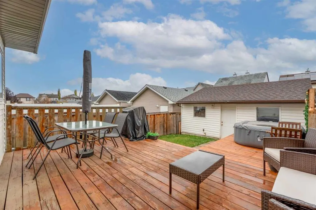 242 Elgin Place SE