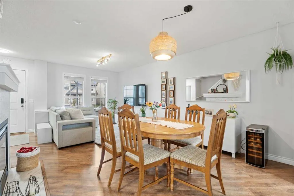 242 Elgin Place SE