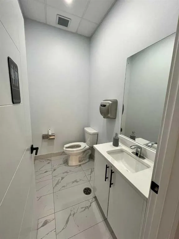 6004 Country Hills Boulevard, #1720
