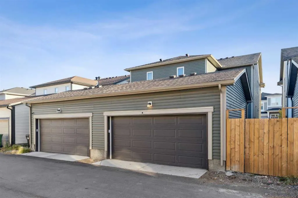 223 Carrington Circle NW