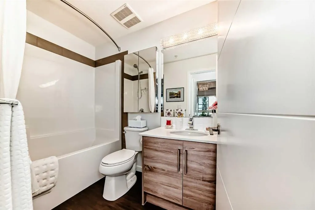 122 Mahogany Centre SE, #202