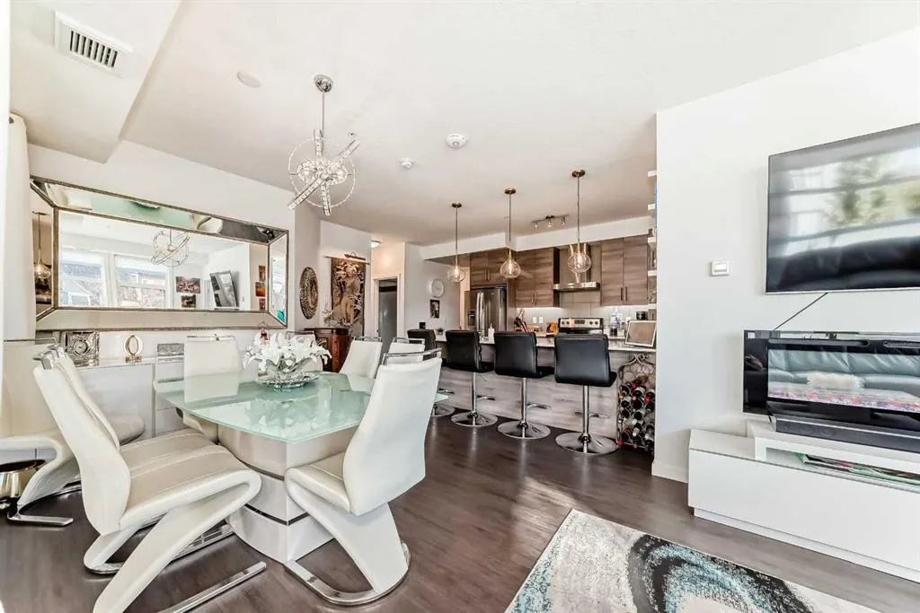 122 Mahogany Centre SE, #202