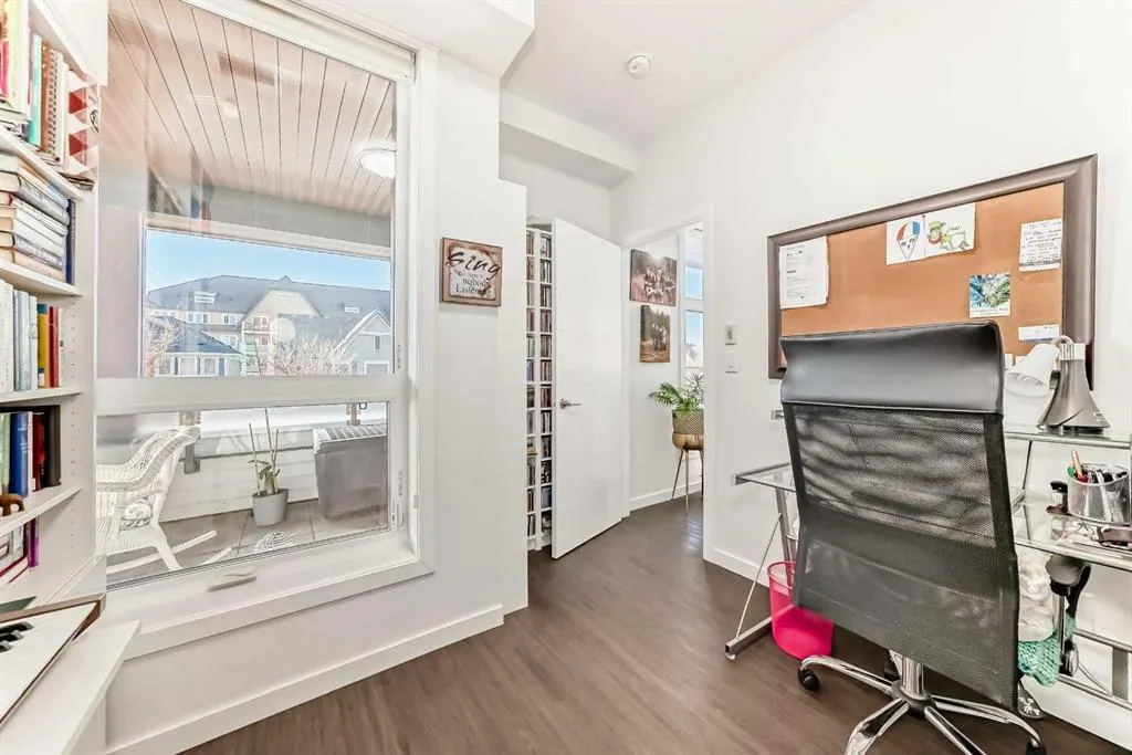 122 Mahogany Centre SE, #202