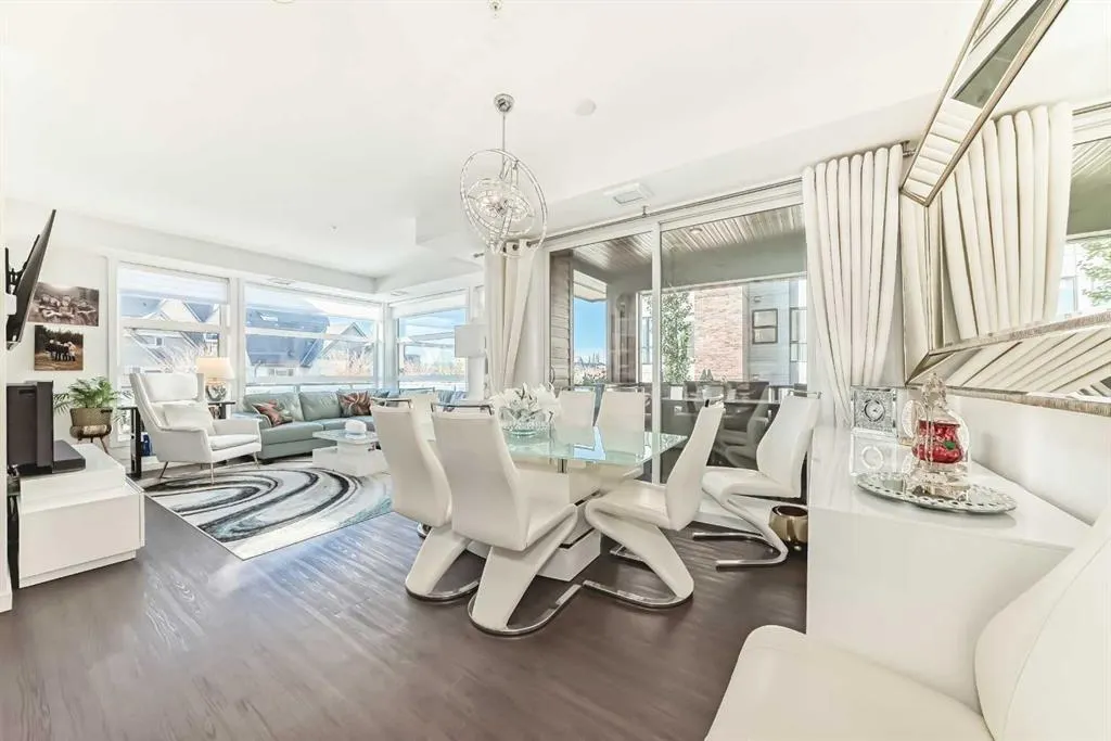 122 Mahogany Centre SE, #202