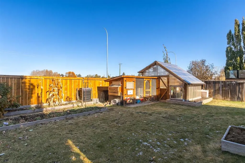 23 Collins Crescent
