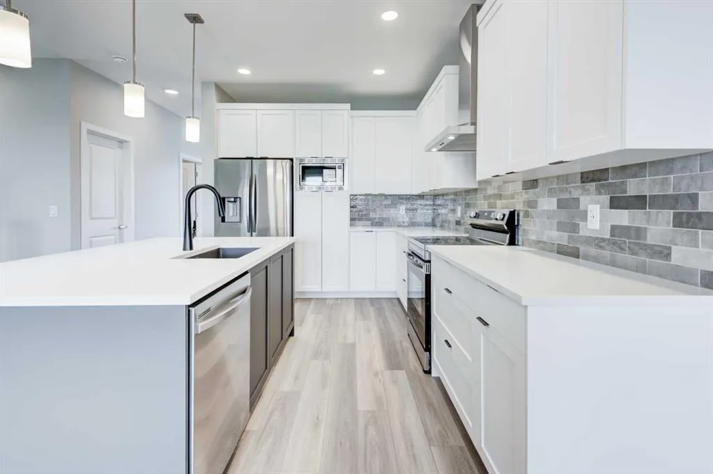 104 Mercado Road SE