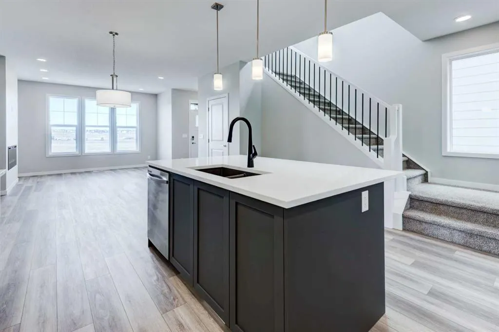 104 Mercado Road SE