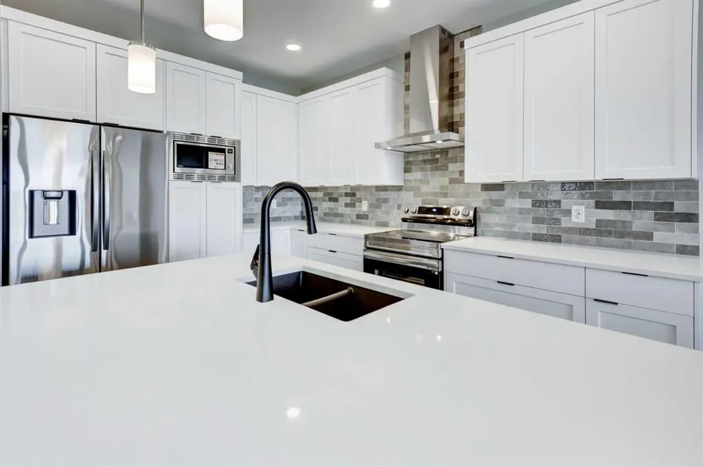 104 Mercado Road SE