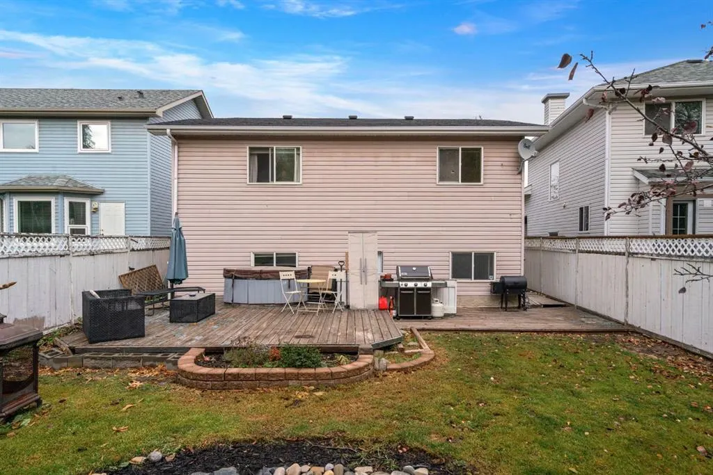 132 Arbour Ridge Way NW