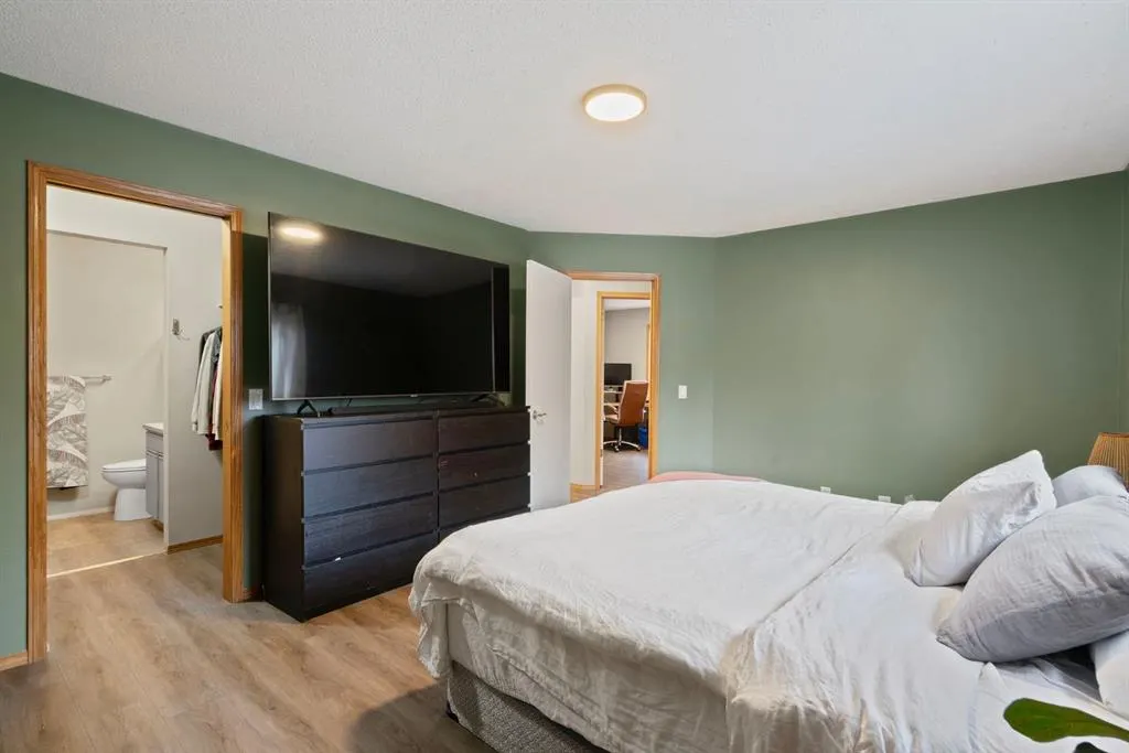 132 Arbour Ridge Way NW