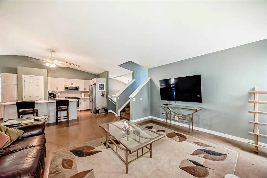 26 Copperfield View SE