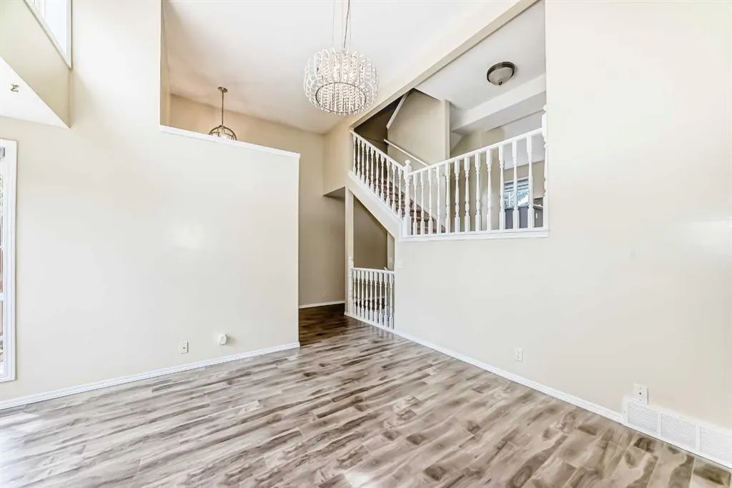 7 Millrose Place SW