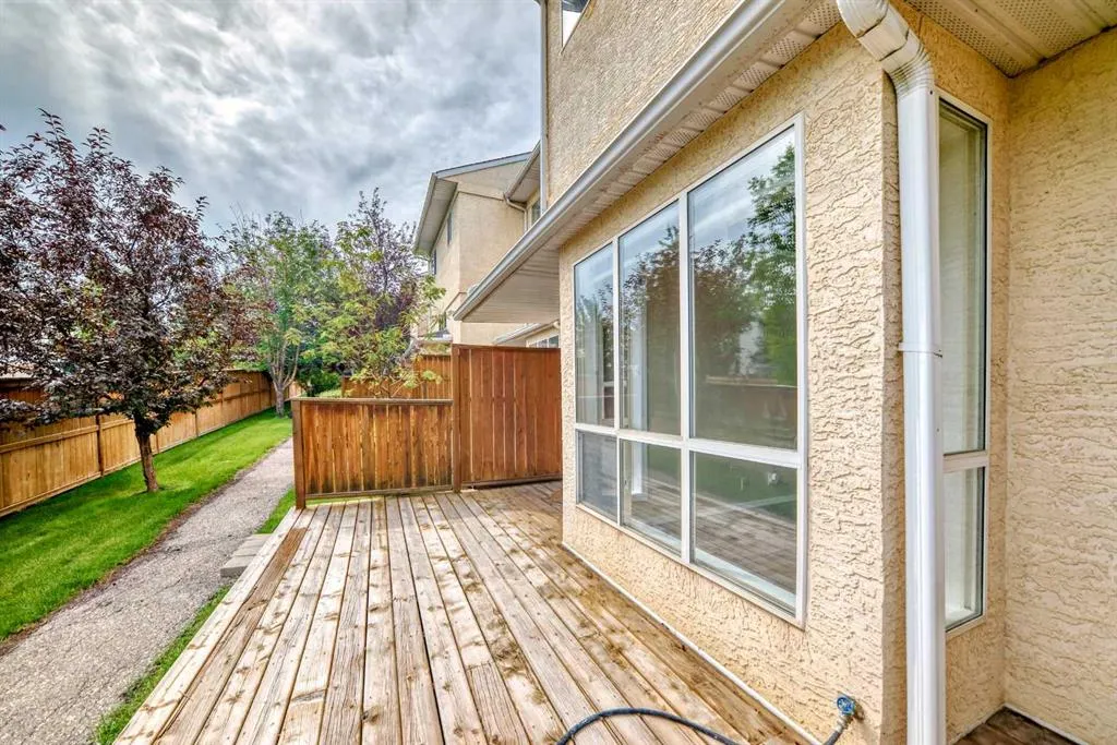 7 Millrose Place SW