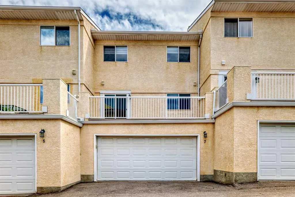 7 Millrose Place SW