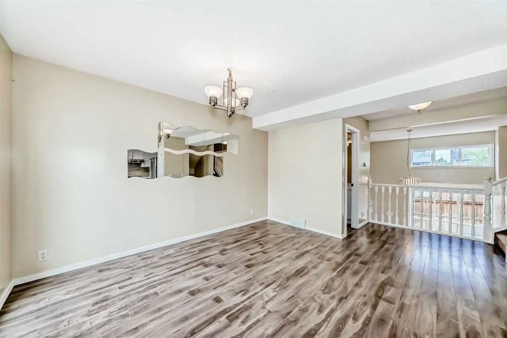 7 Millrose Place SW
